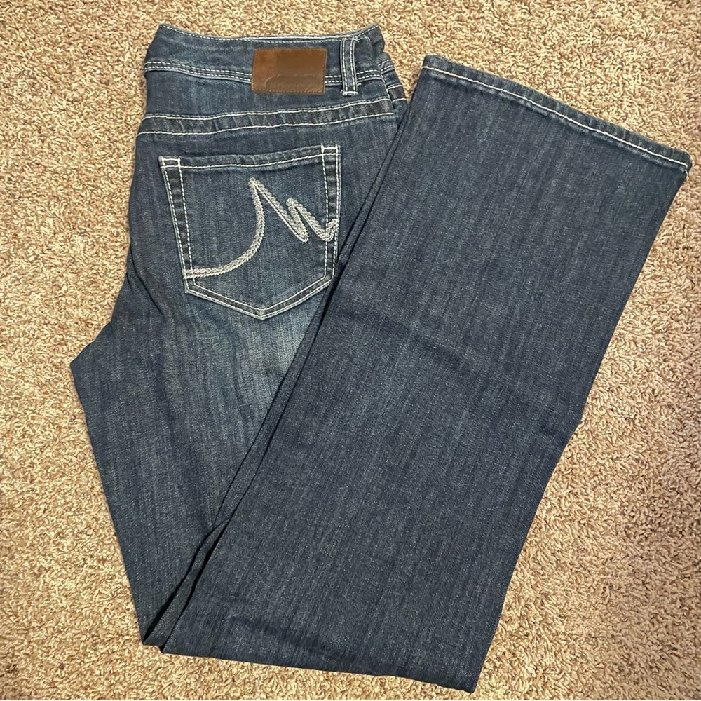 Maurices 9/10 straight leg jeans, slight flare like new
